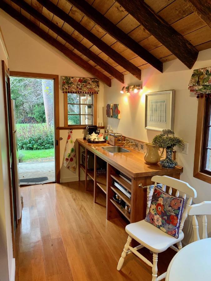 Mill Cottage - Boutique Accommodation And Garden Акароа Екстер'єр фото