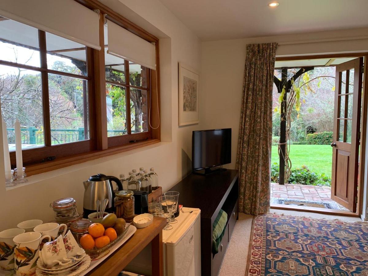 Mill Cottage - Boutique Accommodation And Garden Акароа Екстер'єр фото